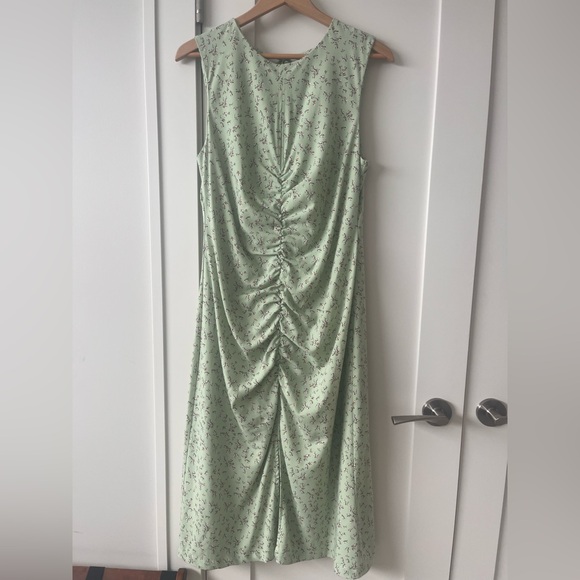 Love Whit Dresses & Skirts - Love Whit- Floral Ruched Dress